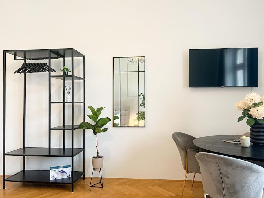 Cozy & Central 2 Bedroom Apartment فيينا المظهر الخارجي الصورة